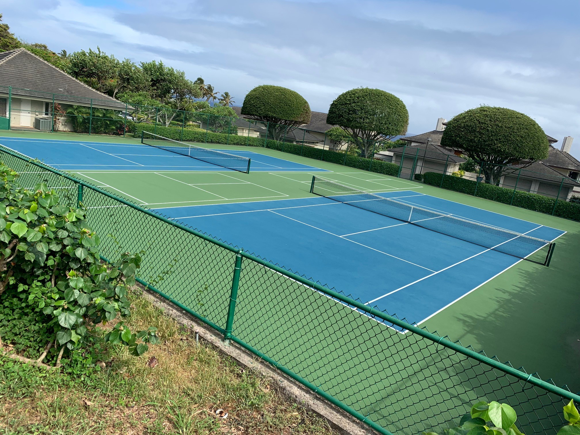 Pickleball Project In Hawaii Showing 2 Pb Courts In The Middle Of 2 Tennis Courts 5.15.19